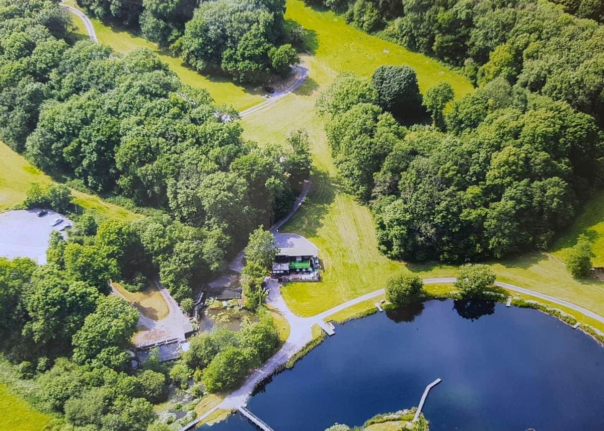 Hotel Garnffrwd Park Llanddarog Exterior foto